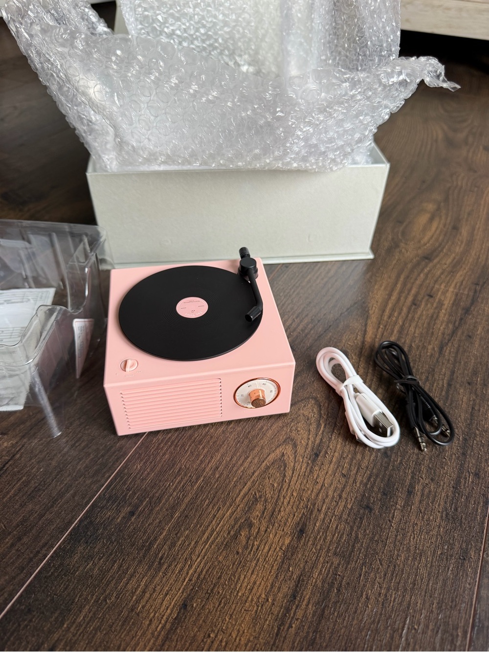 Mini Record Player Shaped Wireless Bluetooth Speaker in pink‎